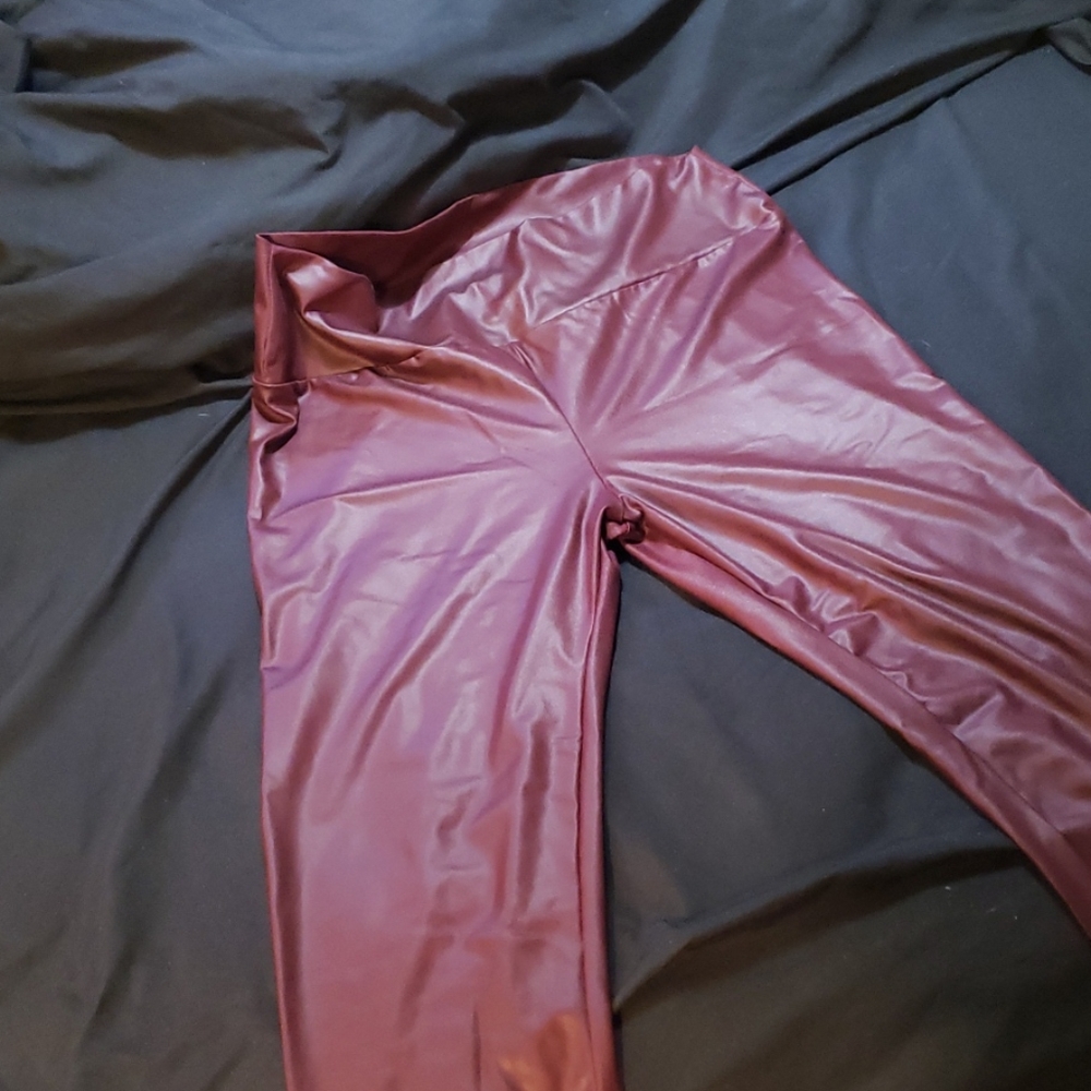 Fake leather leggings